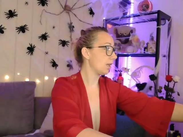 Checkout 38 years old Lyscoquine from BongaCams Lyscoquine from BongaCams