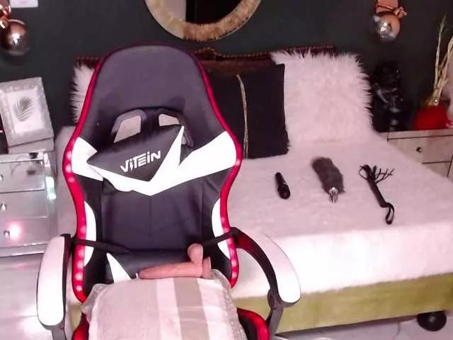 Offline MadikeyHappy on BongaCams