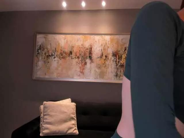 Offline MaiaCollins1 on BongaCams