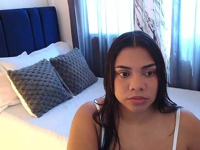 Freechat maidebram on BongaCams