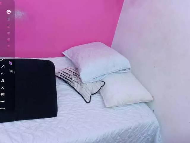 Offline mamaneedsfun on BongaCams