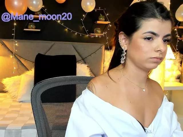 manelyk10 on BongaCams 