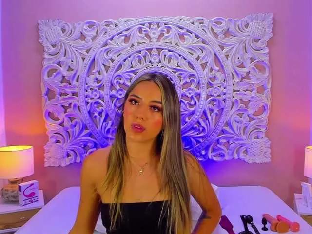 MaraMiller1 on BongaCams 