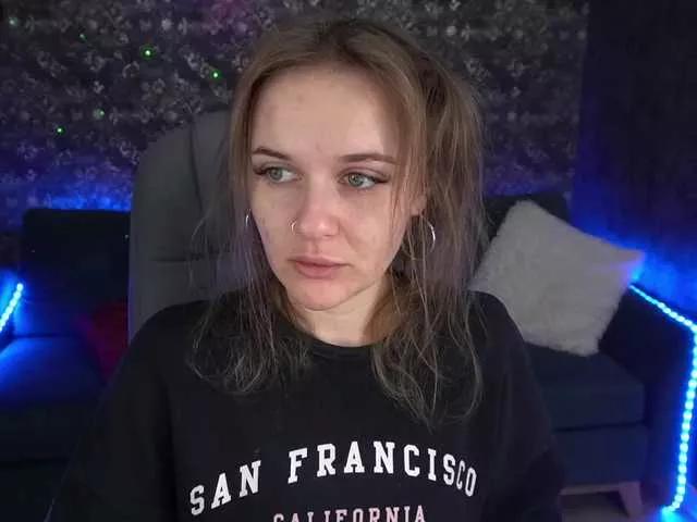 MaribelRiver on BongaCams 