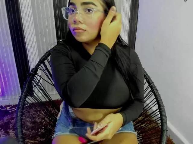 melodiipierce1 on BongaCams 