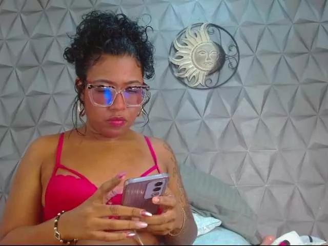 Meyer-lucia77 on BongaCams