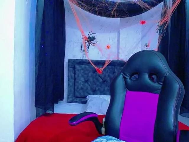 Join Mia-thommson, she wants to masturbate for you mia-thommson from BongaCams