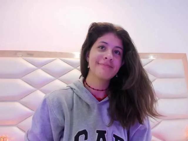 miaqueen021 on BongaCams 