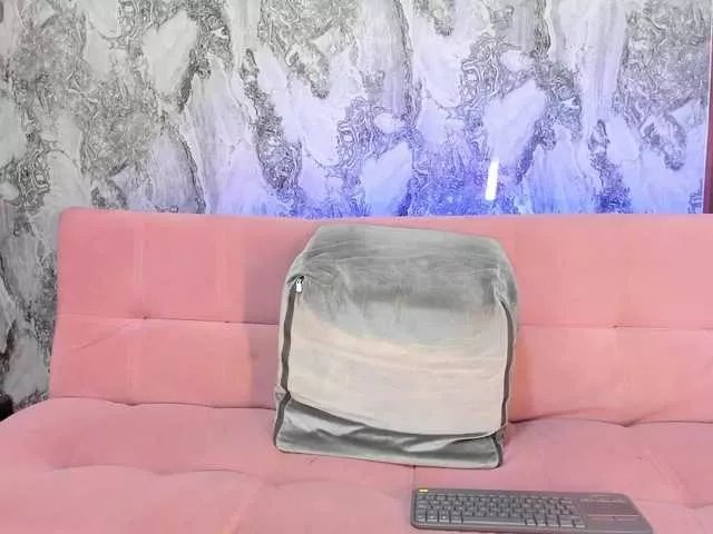 Offline MiiaaCollinss on BongaCams