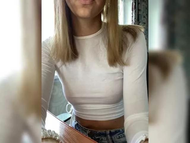 Milena4 on BongaCams 