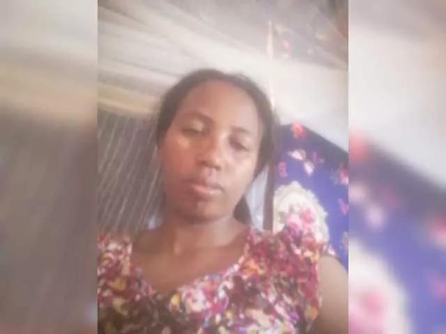 Minie4Tina on BongaCams 