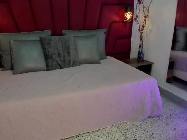 Offline Miranda-Laurent on BongaCams