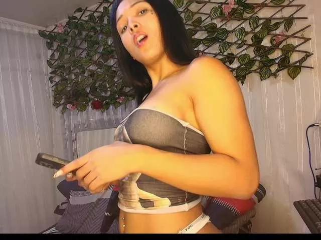 Offline Mommyjeva on BongaCams