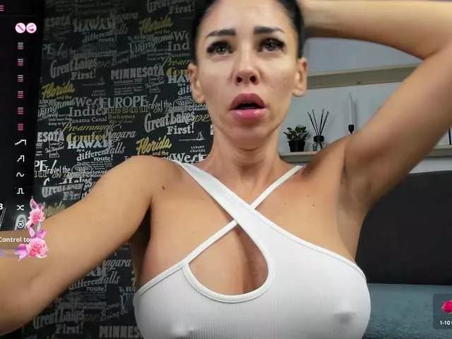 MyaBlack on BongaCams 