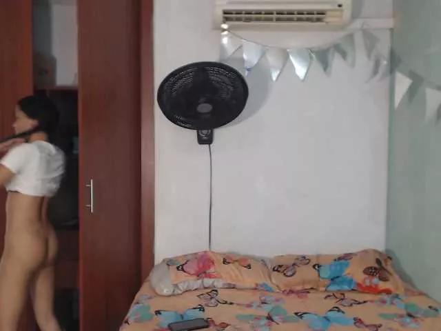 Offline nicolle-sanders on BongaCams