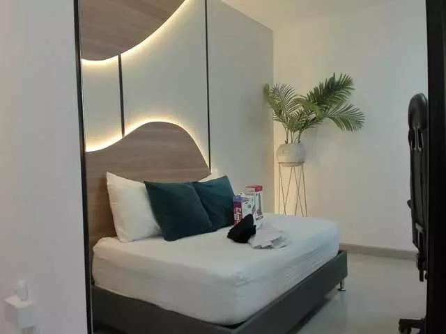 Offline norah-777 on BongaCams