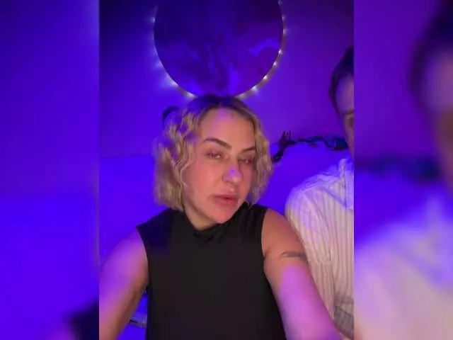 ParaLoveLove on BongaCams 