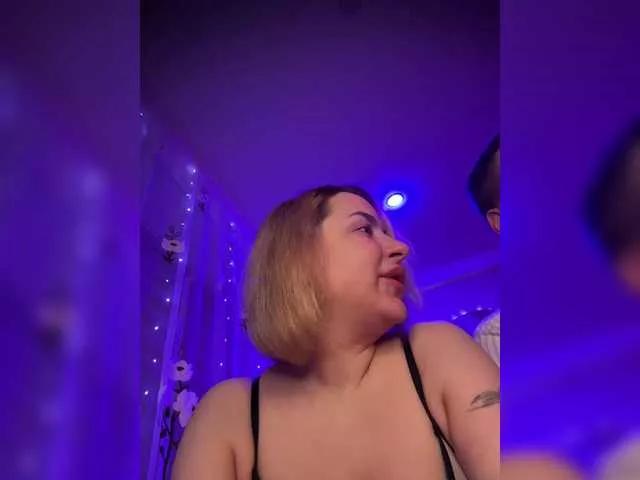 ParaLoveLove on BongaCams 