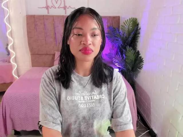 Offline penelope-tay on BongaCams