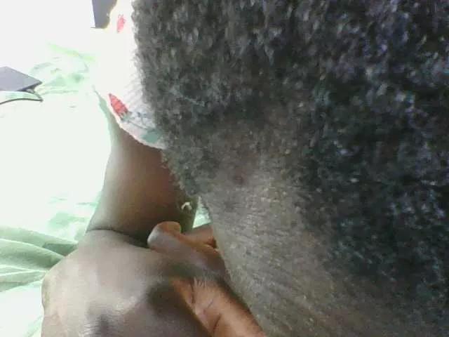 Offline Petitegoddess on BongaCams