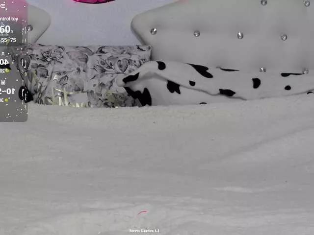 Offline PinkNicolle on BongaCams