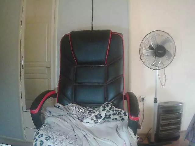 poli0107 on BongaCams 