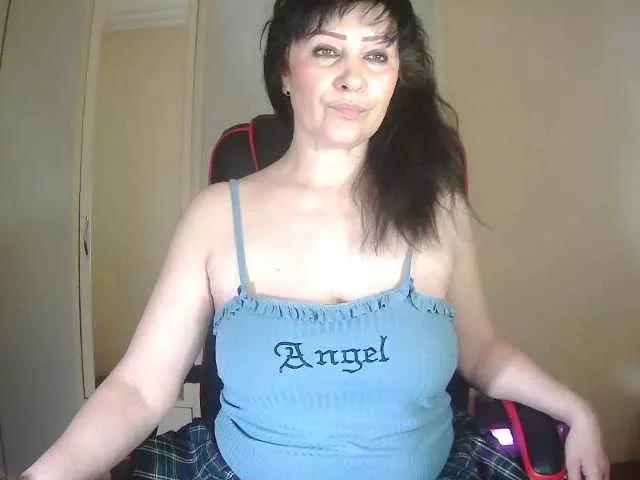poli0107 on BongaCams 