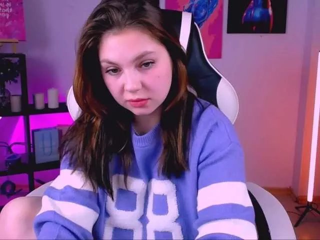 Offline PolinaShine on BongaCams