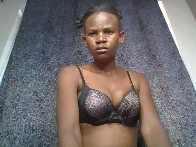 Offline Queenyann on BongaCams