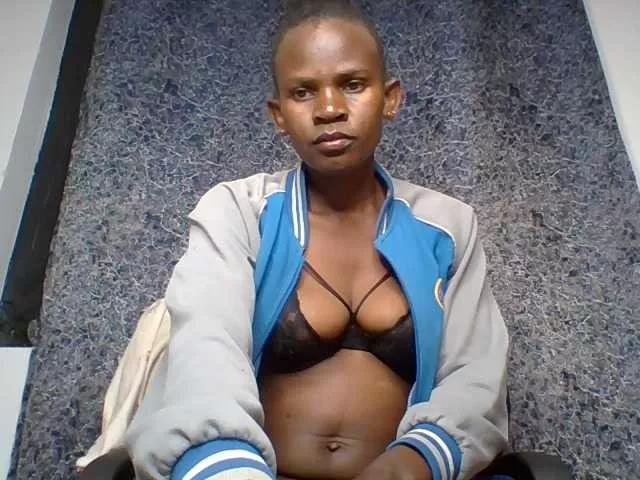 Offline Queenyann on BongaCams