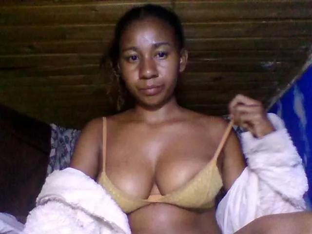 Raharisexy on BongaCams 