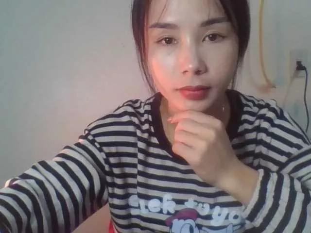Rinta98 on BongaCams 