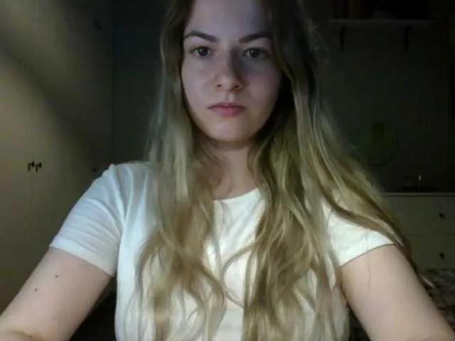 Join RosieJune, she wants to masturbate for you RosieJune from BongaCams