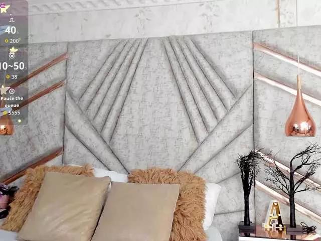 Masturbate to RousseWalker, she wants to masturbate for you RousseWalker from BongaCams