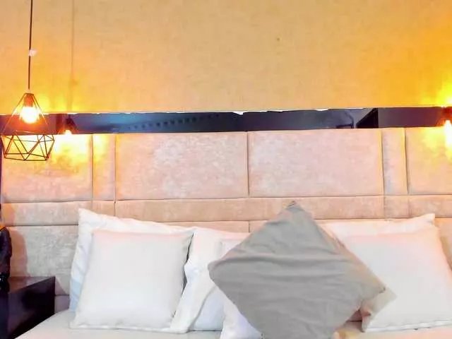 Offline RousseWalker on BongaCams