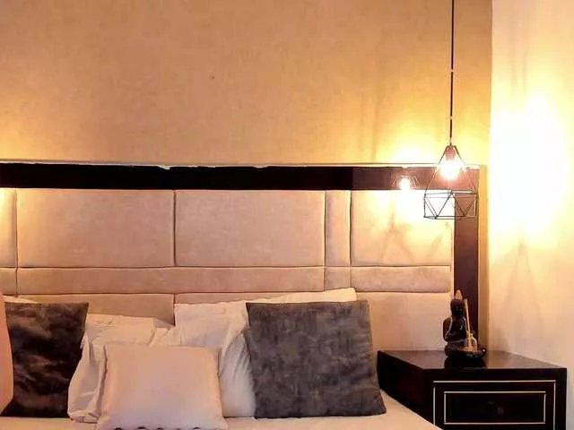 Offline RousseWalker on BongaCams