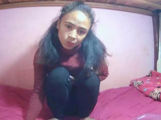 Freechat Roxanne03 on BongaCams