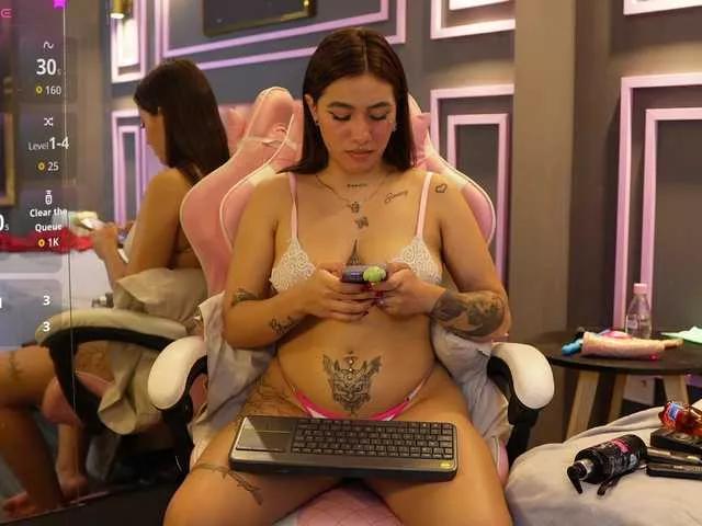 Offline SamaraCollinss on BongaCams