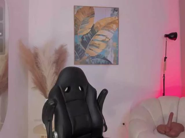 SaraWinstone1 on BongaCams 