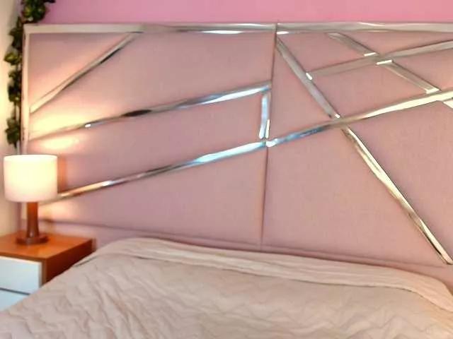 Freechat Sarayland on BongaCams