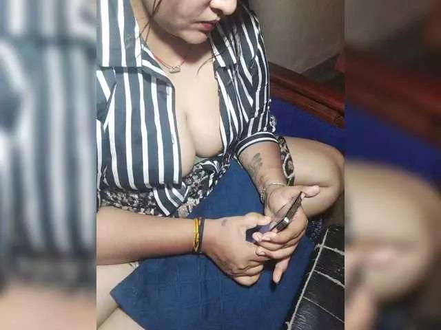Sexxybhabhi1411 on BongaCams