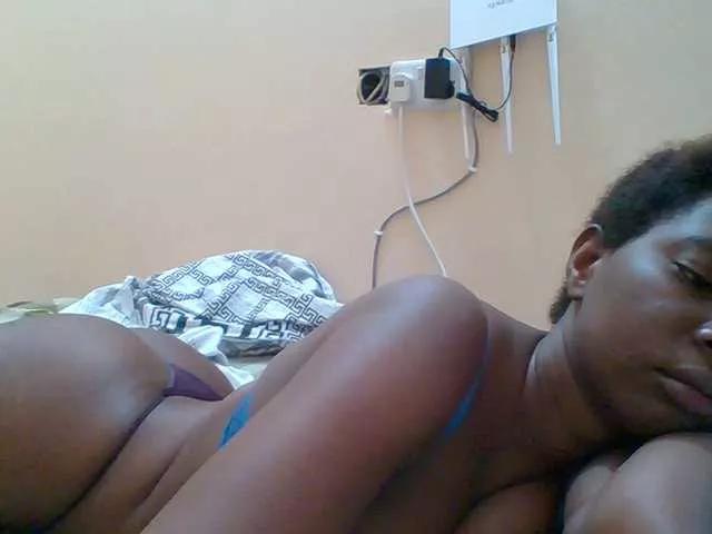 Sexyebonygal on BongaCams