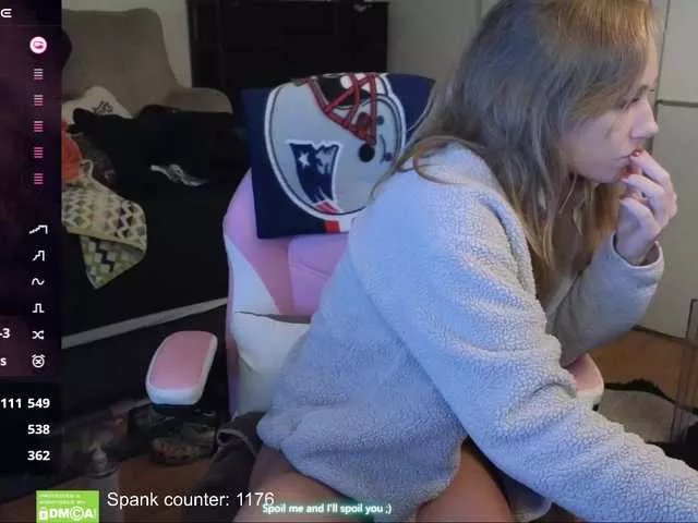 Offline sexyscienceteacher90 on BongaCams