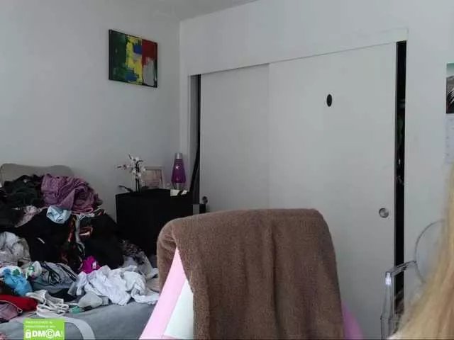 Offline sexyscienceteacher90 on BongaCams