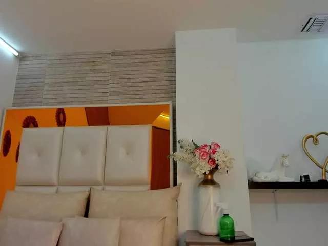 ShaniaBrown on BongaCams 