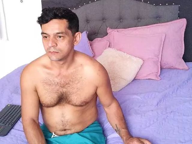 Freechat Sharit-Latina on BongaCams