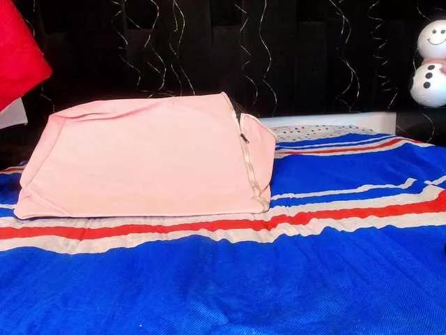 shels-loreds on BongaCams 