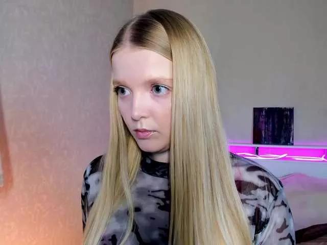 Sweet Ssweet-annie wants you to fuck her body now Ssweet-annie from BongaCams