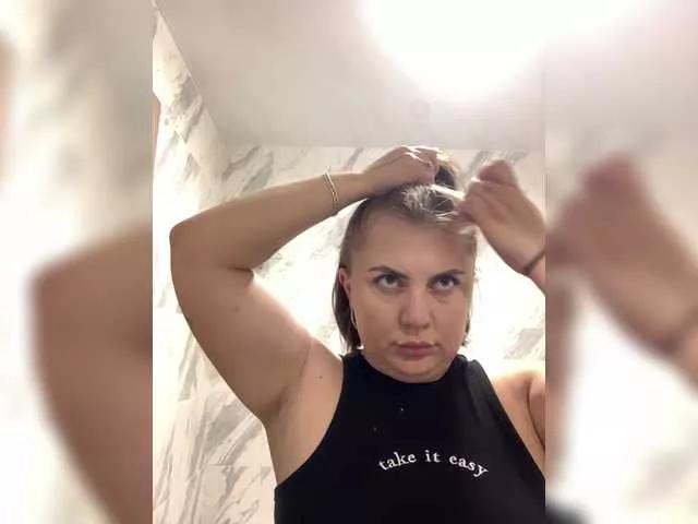 strawberry-1 on BongaCams 