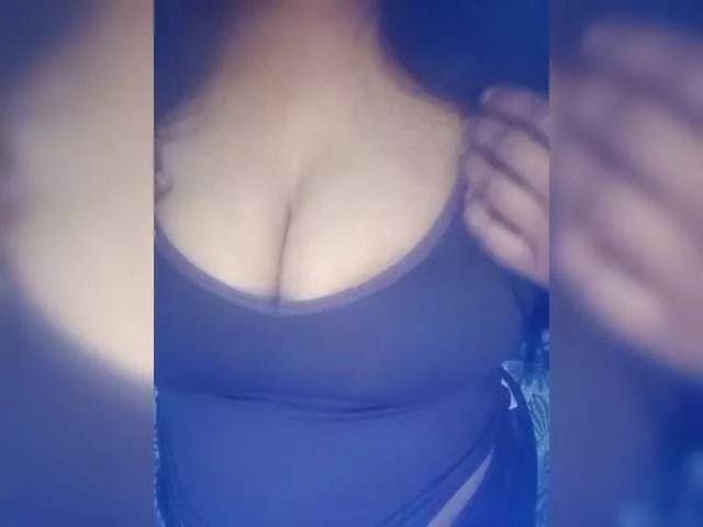 Freechat swaness10 on BongaCams